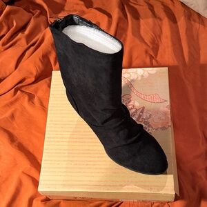 Elegant Black Women's Boots